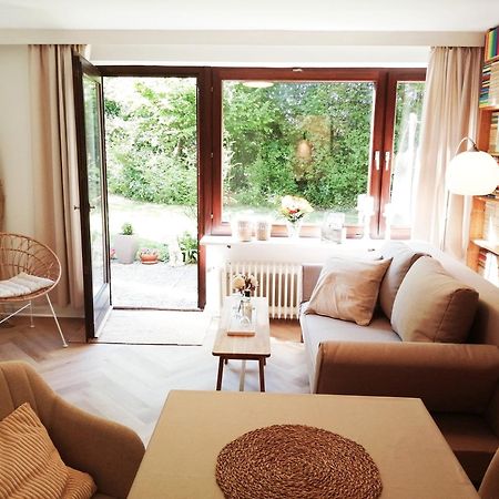 Mitten Im Gruenen - Apartment Mit Wohlfuehlcharakter In Stadtrandlage Eutin Exterior foto